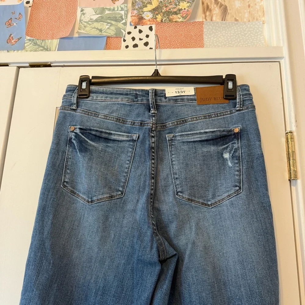 NWT Judy Blue Straight High Rise Tummy Control Distressed Knee Jeans Size 13/31 - Picture 5 of 16
